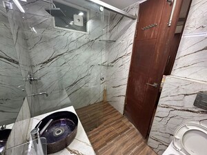 Parking in 3.5 BHK Builder Floor at Ansal Sushant Lok I, Sector 43 – for Rent