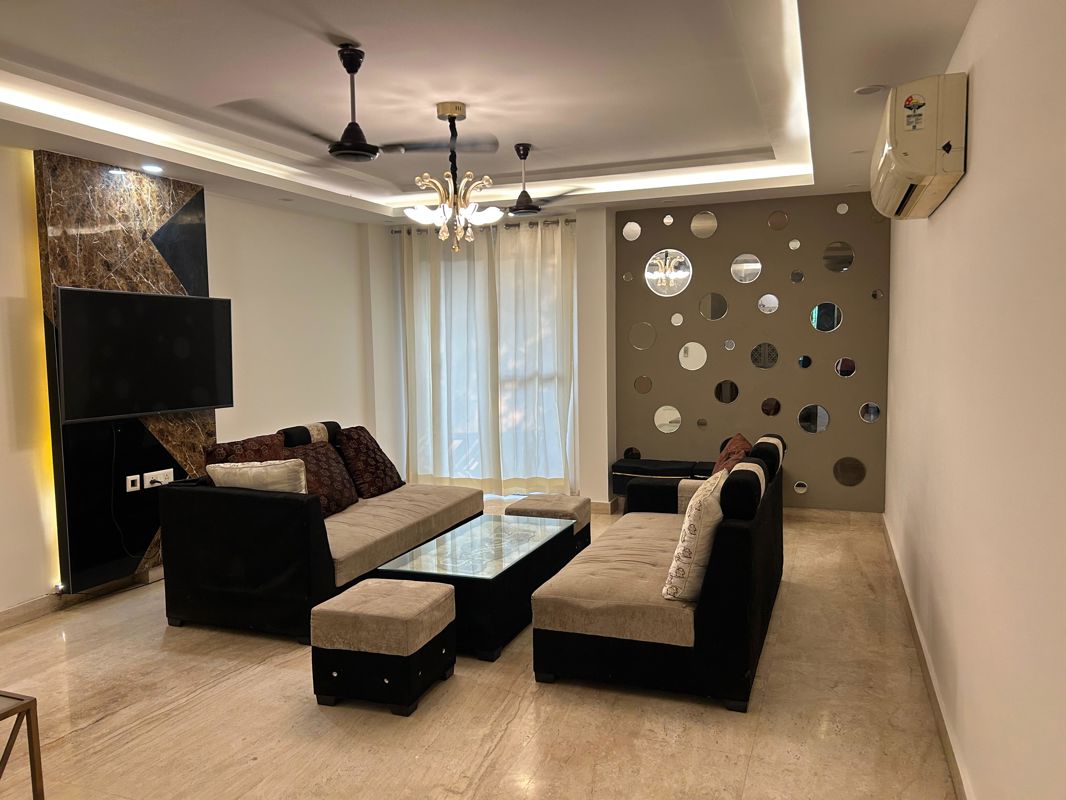 3.5 BHK + Pooja Room,Servant Room,Study Room,Extra Room,Store Room 2700 Sq.Ft. Builder Floor in Ansal Sushant Lok I