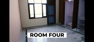 Room in 2.5 BHK Apartment at Supertech Cape Town, Sector 74 – for Rent