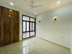 Room in 3 BHK Builder Floor at Ansal Florence Villa, Sector 57 – for Sale