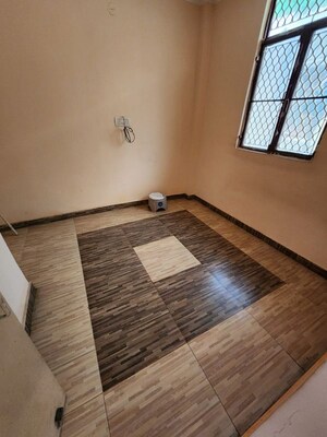 Room in 2 BHK Apartment at Sector 12 Dwarka – for Rent