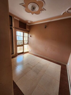 Room in 2 BHK Apartment at Sector 12 Dwarka – for Rent