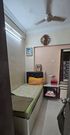 Bedroom in 2.5 BHK Apartment at Hanuman Chowk – for Rent