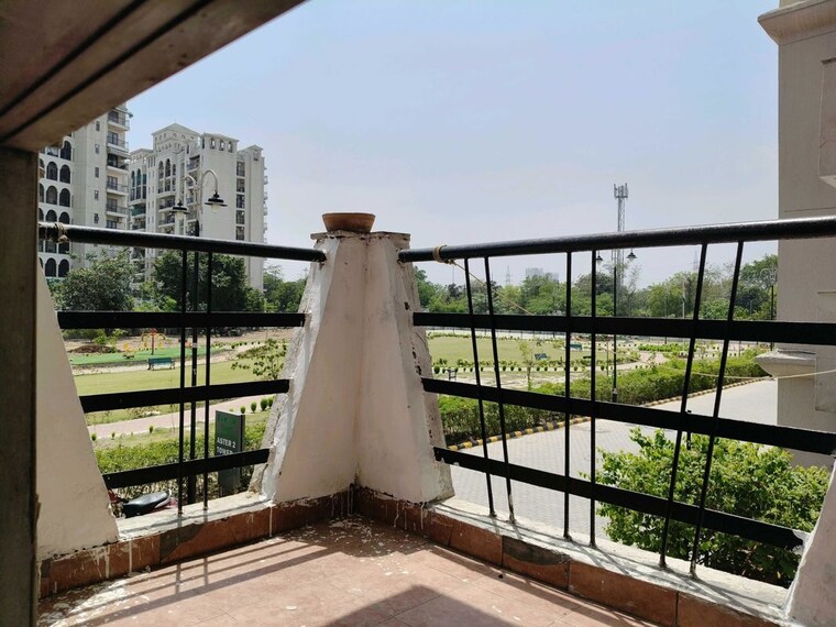 Balcony, supertech-emerald-court 3.5 Bedroom 2290 Sq.Ft. Apartment In Sector 93a Noida 10429448