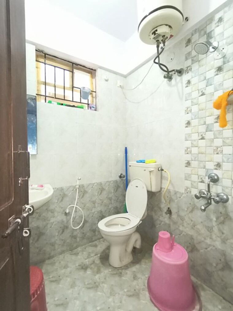 Bathroom, s-balan-meenakshi-classic 3 Bedroom 1850 Sq.Ft. Apartment In Hsr Layout Bangalore 10430094