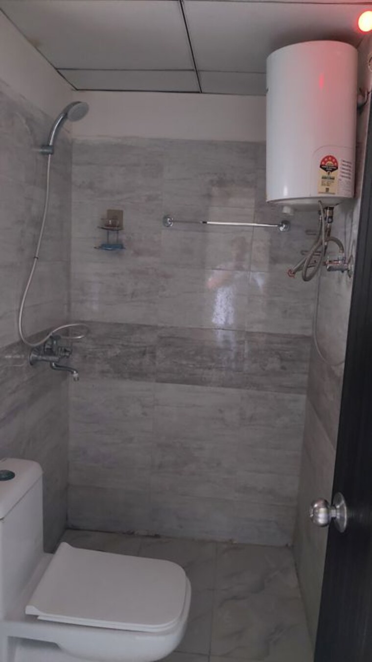 Bathroom, gaurs-siddhartham 3 Bedroom 1185 Sq.Ft. Apartment In Siddharth Vihar Ghaziabad 10430145