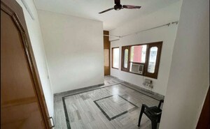 Room in 3 BHK Builder Floor at Sector 18 – for Rent
