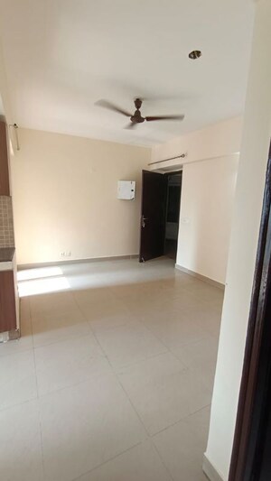 Room in 2 BHK Apartment at Sethi Max Royal, Sector 76 – for Rent