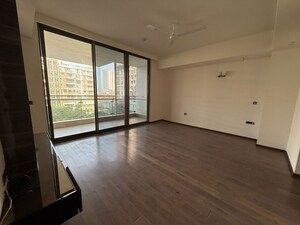 2.5 BHK Apartment For Rent in Emaar Emerald Estate, Sector 65