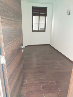 Room in 3 BHK Apartment at Emaar Emerald Estate, Sector 65 – for Rent