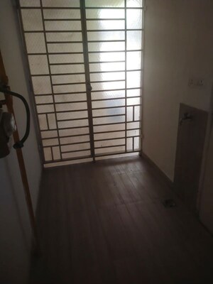 Room in 3 BHK Apartment at Emaar Emerald Estate, Sector 65 – for Rent