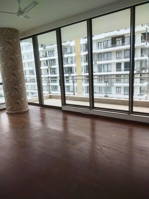 Room in 3.5 BHK Apartment at Emaar Emerald Estate, Sector 65 – for Rent