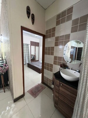  3 BHK Builder Floor at Auto Market – for Rent