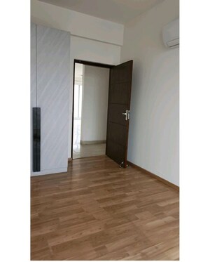3 BHK Apartment For Sale in Solutrean Caladium, Sector 109