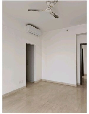 Room in 3 BHK Apartment at Solutrean Caladium, Sector 109 – for Sale