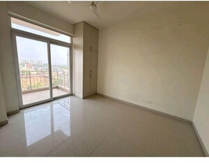 Room in 5 BHK Apartment at Indiabulls Enigma, Sector 110 – for Sale
