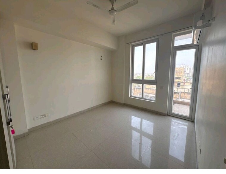 Room, indiabulls-enigma 5 Bedroom 3800 Sq.Ft. Apartment In Sector 110 Gurgaon 10430274