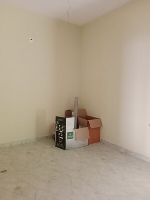Living Room in 3 BHK Builder Floor at Sector 18 – for Rent