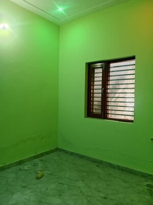 Room in 3 BHK Builder Floor at Sector 18 – for Rent