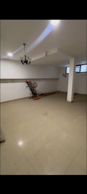 Room in 6+ BHK Independent House at Sector 47 – for Rent