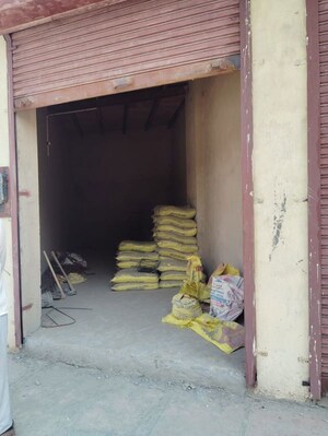  Shop For Rent in Wazidpur