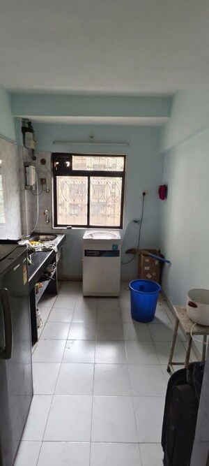 Team Area in 2 BHK Apartment at Dheeraj Darshan, Jogeshwari East – for Rent