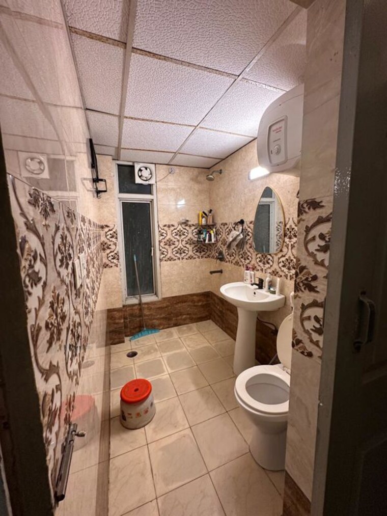 Bathroom, aims-golf-city 3 Bedroom 1350 Sq.Ft. Apartment In Sector 75 Noida 10430288