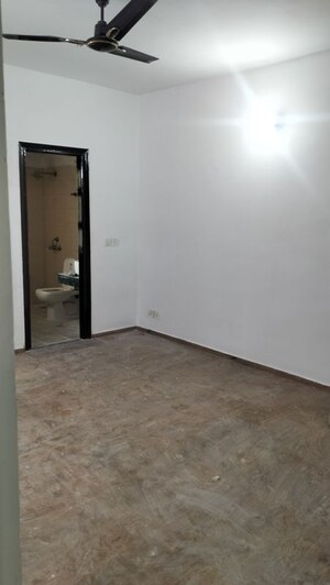 Room in 3 BHK Builder Floor at BPTP Park 81, Sector 81 – for Rent