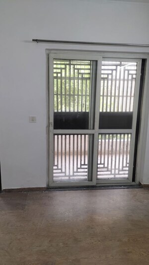 Room in 3 BHK Builder Floor at BPTP Park 81, Sector 81 – for Rent