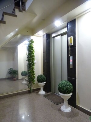 Lift in 3 BHK Builder Floor at Kalkaji – for Rent