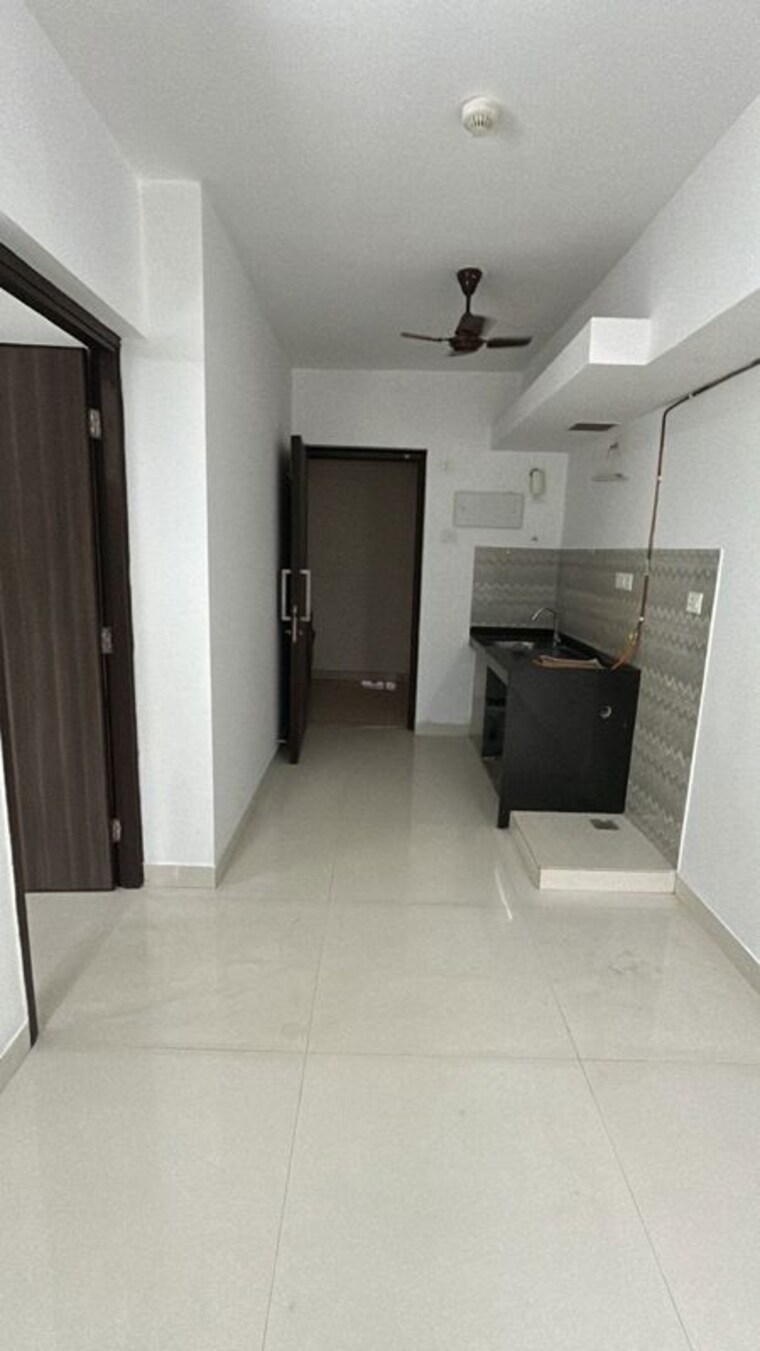 Team Area, lodha-majiwada-tower-5 1 Bedroom 280 Sq.Ft. Apartment In Majiwada Thane 10430308