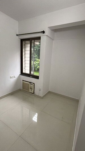 Room in 1 BHK Apartment at Lodha Majiwada Tower 5, Majiwada – for Rent