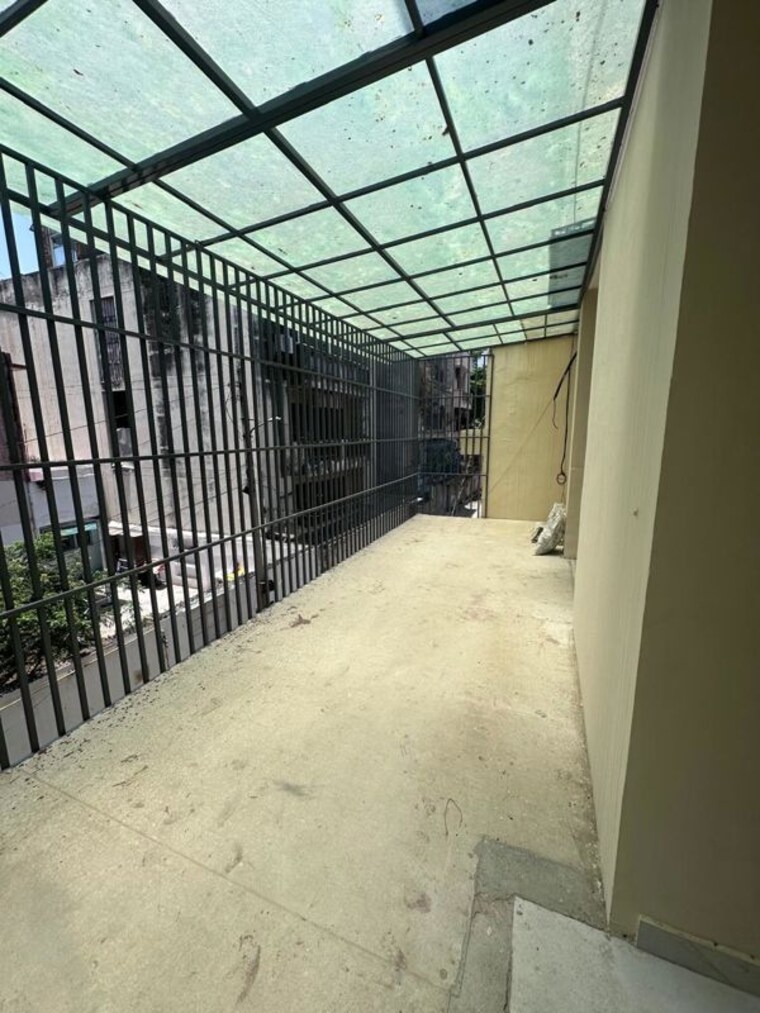 Balcony, sarvodaya enclave 3 Bedroom 300 Sq.Yd. Builder Floor In Sarvodaya Enclave Delhi 10430319