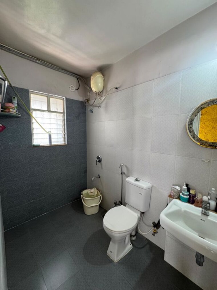 Bathroom, kumar-purab 2 Bedroom 1050 Sq.Ft. Apartment In Hadapsar Pune 10430313