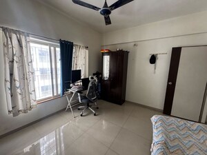 Room in 2 BHK Apartment at Kumar Purab, Hadapsar – for Rent