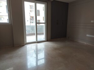 Room in 3 BHK Builder Floor at Greater Kailash Part 3 – for Rent