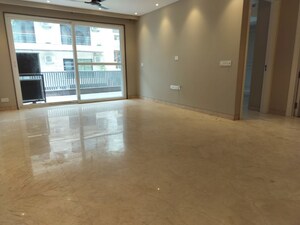 Room in 3 BHK Builder Floor at Greater Kailash Part 3 – for Rent