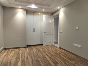 Room in 3 BHK Builder Floor at Greater Kailash Part 3 – for Rent