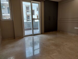 Room in 3 BHK Builder Floor at Greater Kailash Part 3 – for Rent