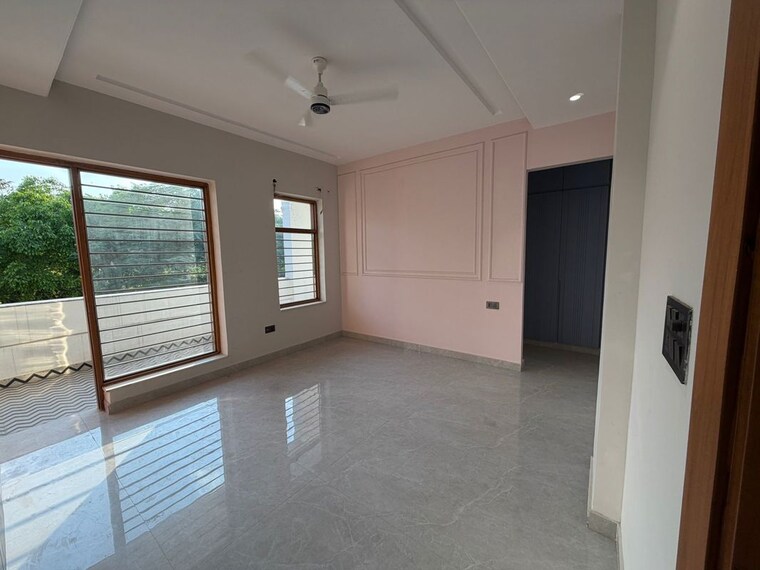 Room, green fields colony 4 Bedroom 3600 Sq.Ft. Builder Floor In Green Fields Colony Faridabad 10430386