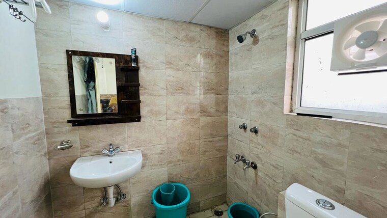 Bathroom, wave-dream-homes 3 Bedroom 990 Sq.Ft. Apartment In Wave City Ghaziabad 10430414