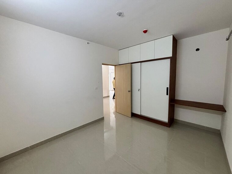 Room, vasantha vallabha nagar vv nagar  3 Bedroom 1300 Sq.Ft. Apartment In Vasantha Vallabha Nagar (vv Nagar) Bangalore 10430461