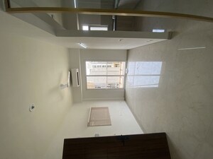 Kitchen in 2.5 BHK Builder Floor at Smart World Orchard, Sector 61 – for Rent
