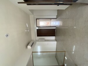 Furnished Amenities in 2.5 BHK Builder Floor at Smart World Orchard, Sector 61 – for Rent