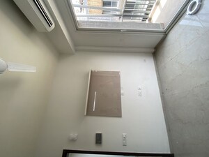 Furnished Amenities in 2.5 BHK Builder Floor at Smart World Orchard, Sector 61 – for Rent