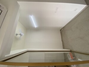 Furnished Amenities in 2.5 BHK Builder Floor at Smart World Orchard, Sector 61 – for Rent
