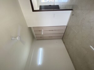 Kitchen in 2.5 BHK Builder Floor at Smart World Orchard, Sector 61 – for Rent