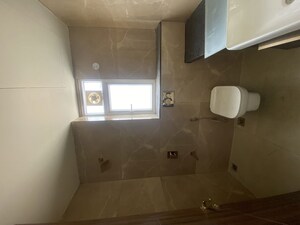 Bathroom in 2.5 BHK Builder Floor at Smart World Orchard, Sector 61 – for Rent