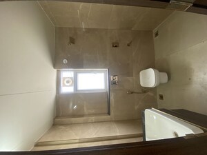 Bathroom in 2.5 BHK Builder Floor at Smart World Orchard, Sector 61 – for Rent