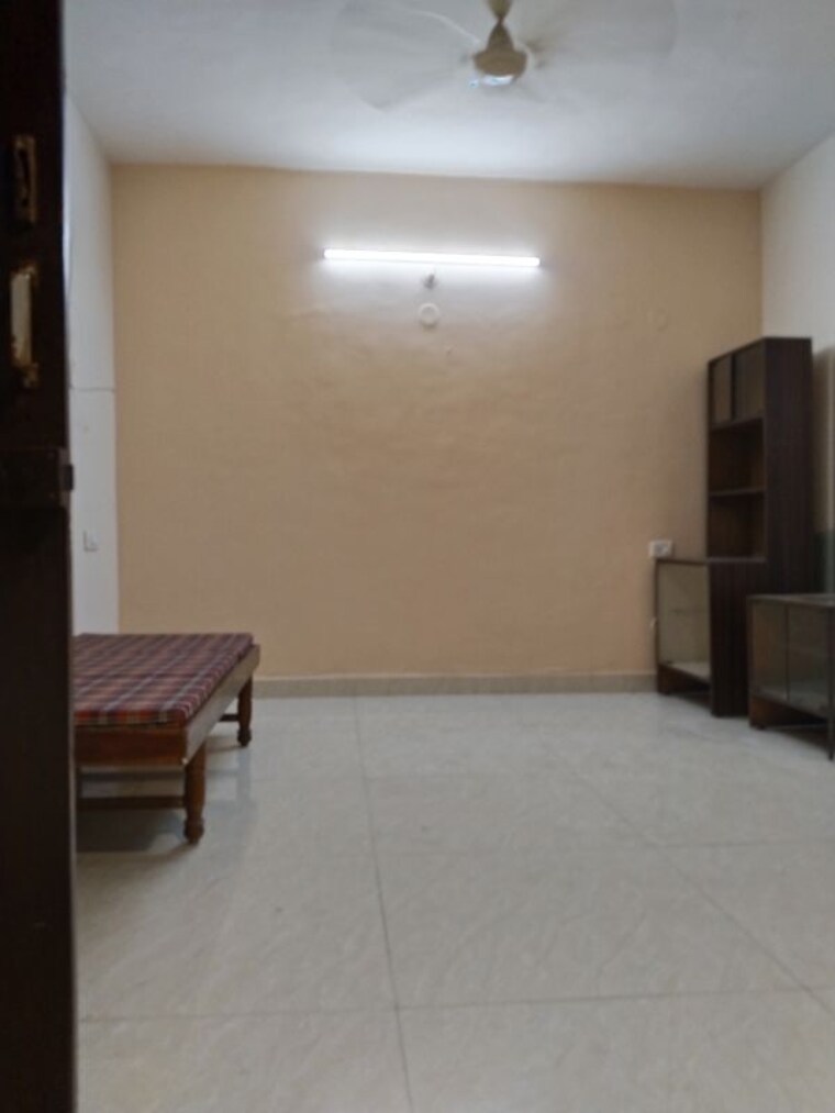 Room, kamgar putala vasahat 1 Bedroom 560 Sq.Ft. Apartment In Kamgar Putala Vasahat Pune 10430546
